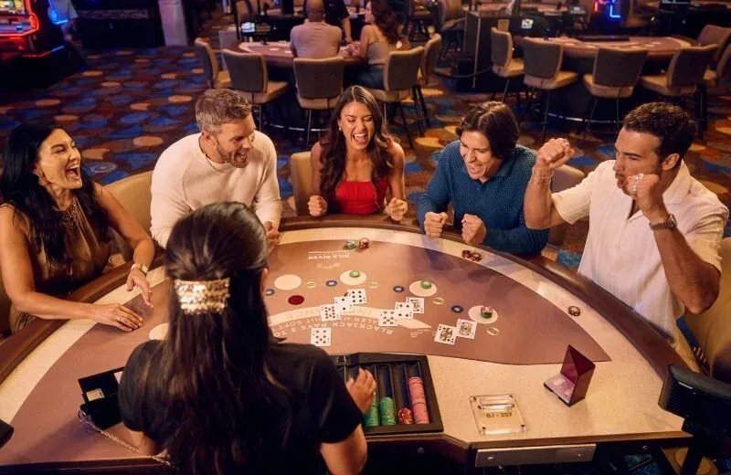 Ilustración de ruleta y mesa